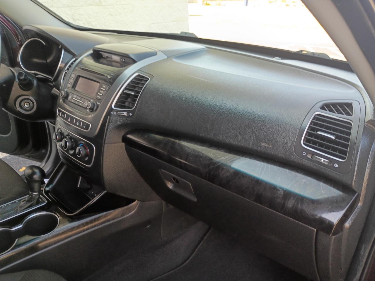 Kia Sorento LX 2WD 2014