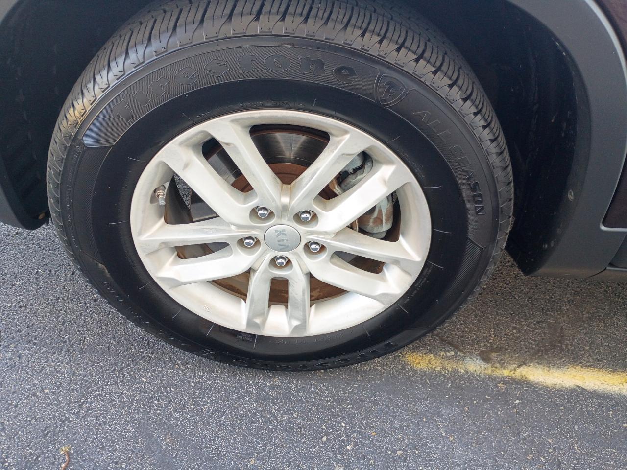 Kia Sorento LX 2WD 2014