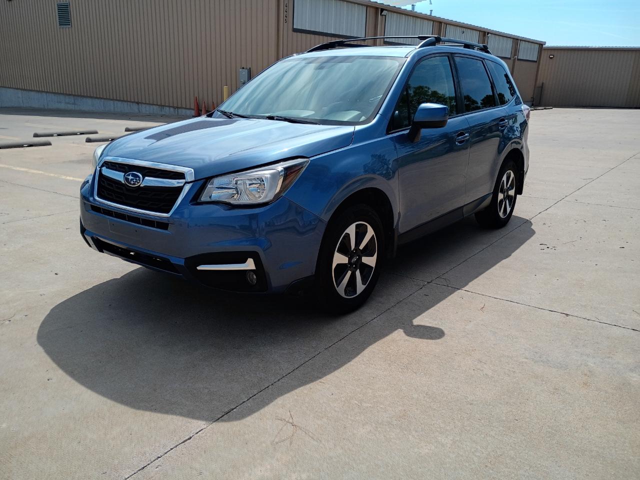 Subaru Forester 2.5i Premium PZEV CVT 2017