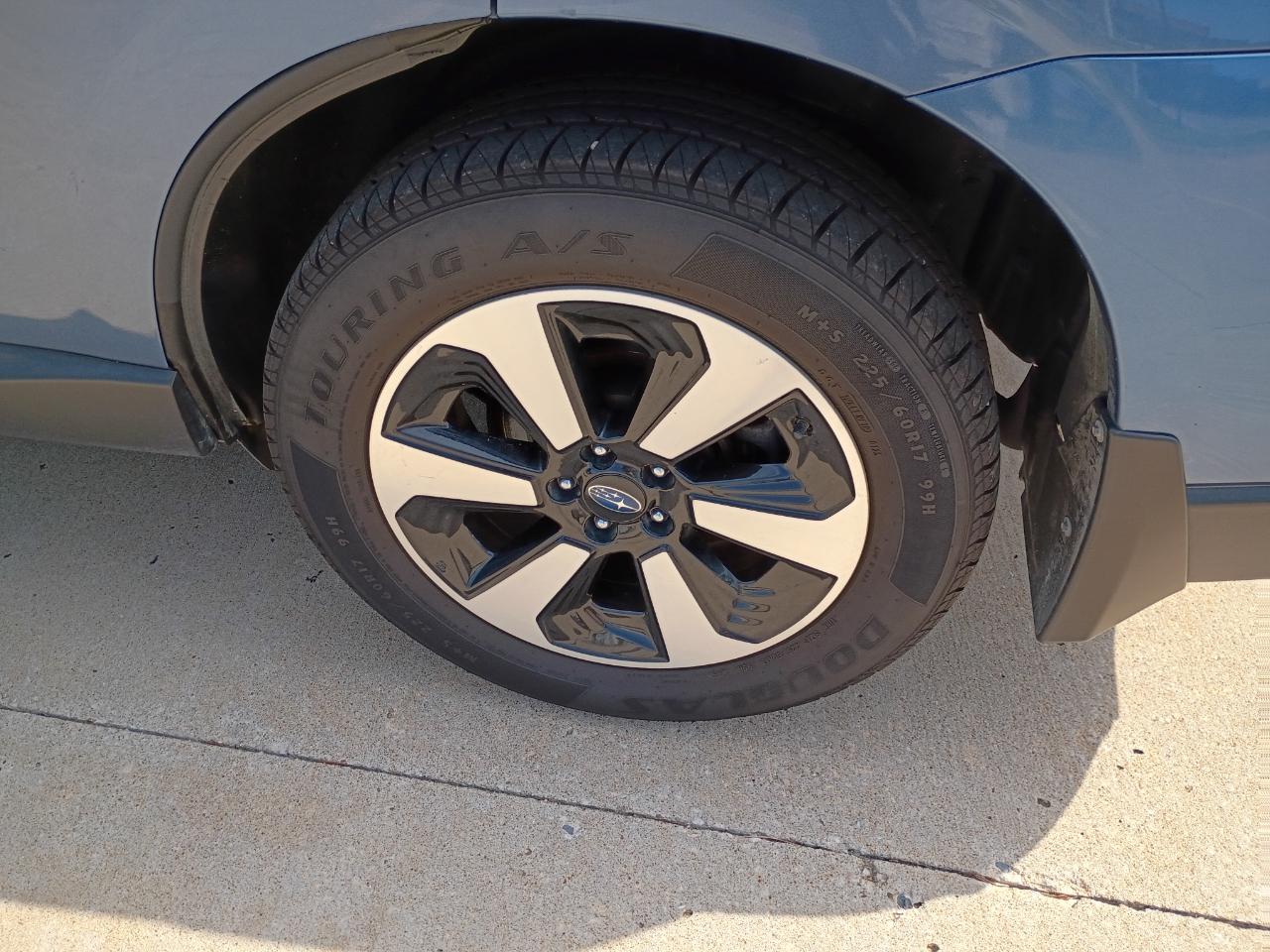 Subaru Forester 2.5i Premium PZEV CVT 2017