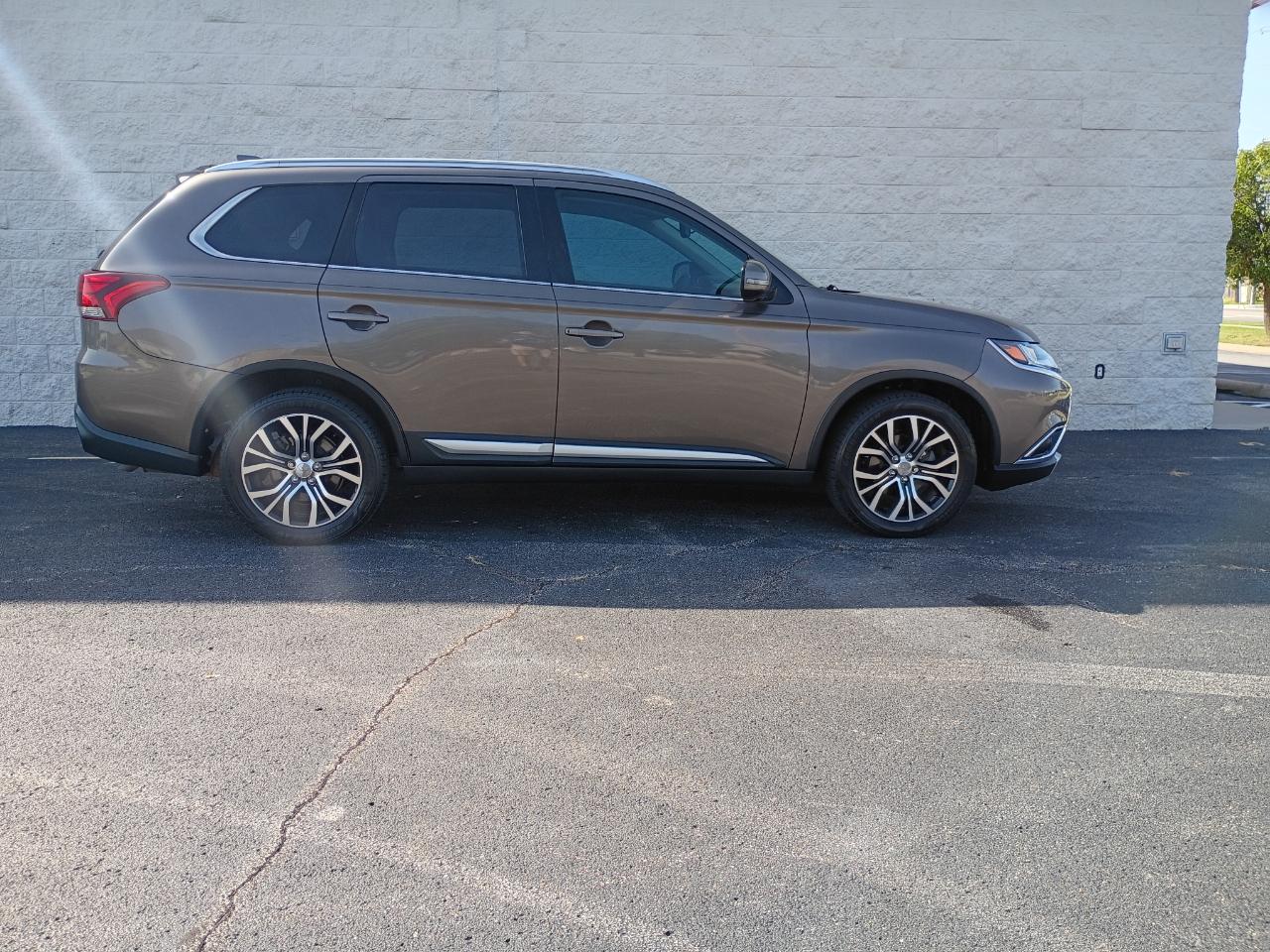 Mitsubishi Outlander SEL 2017