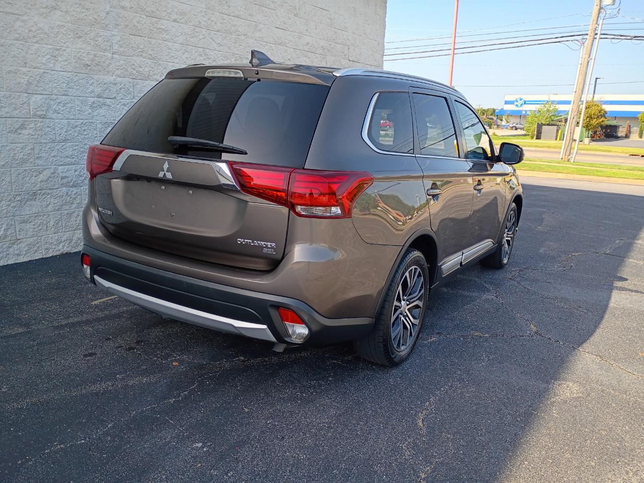Mitsubishi Outlander SEL 2017