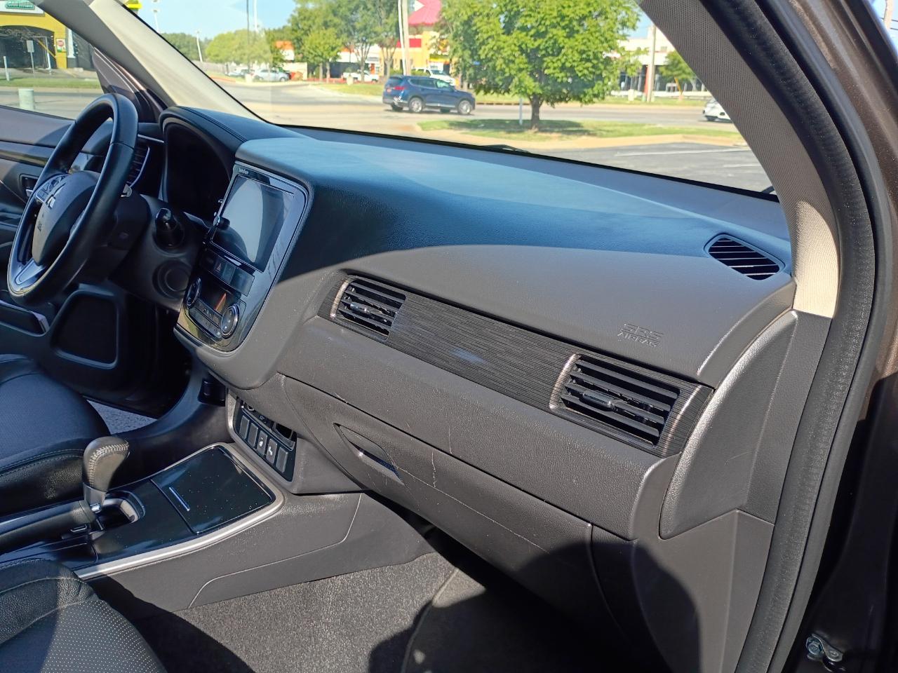 Mitsubishi Outlander SEL 2017