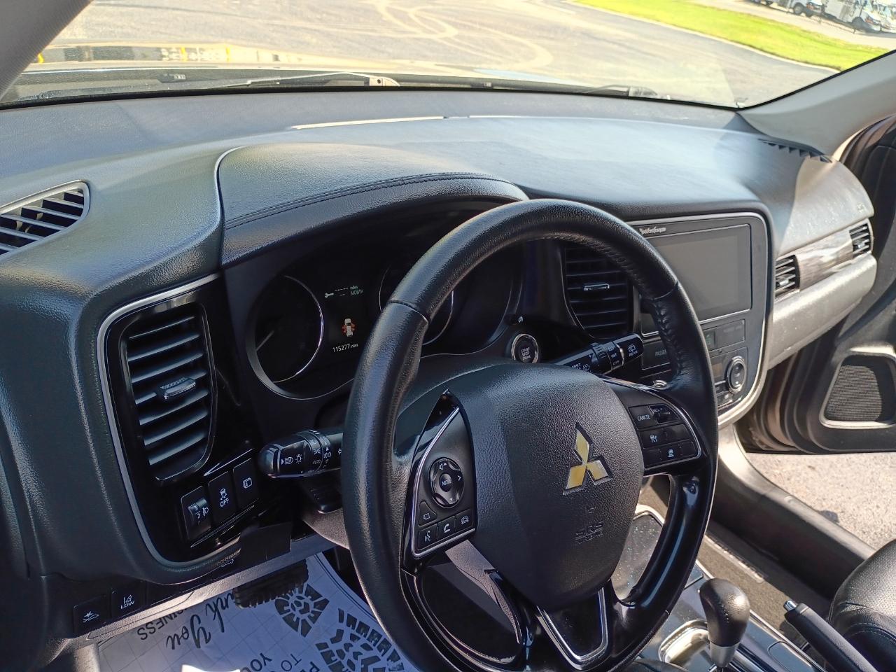 Mitsubishi Outlander SEL 2017