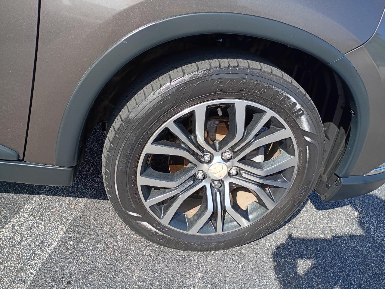 Mitsubishi Outlander SEL 2017