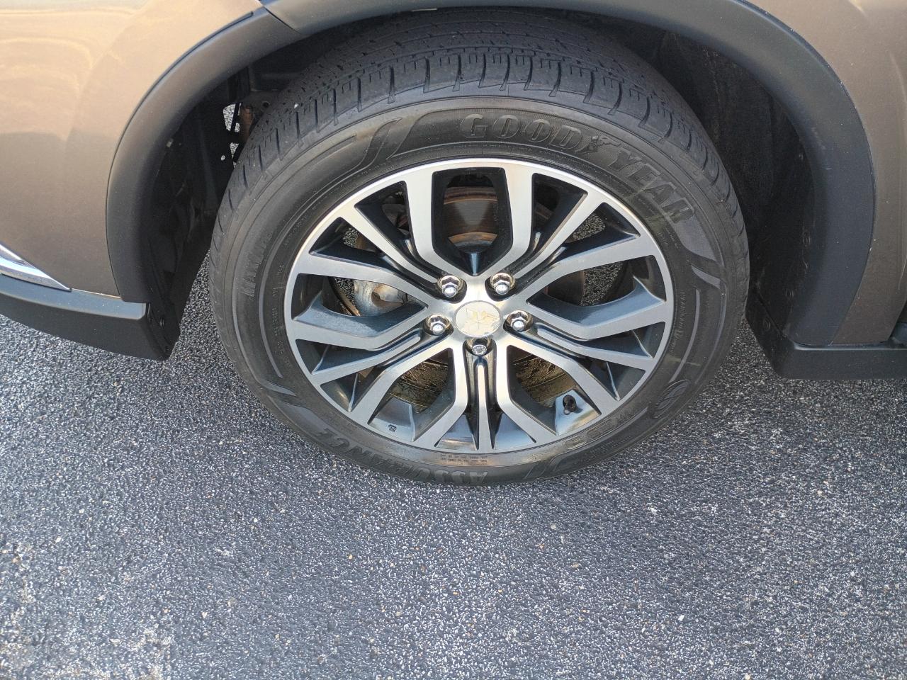Mitsubishi Outlander SEL 2017