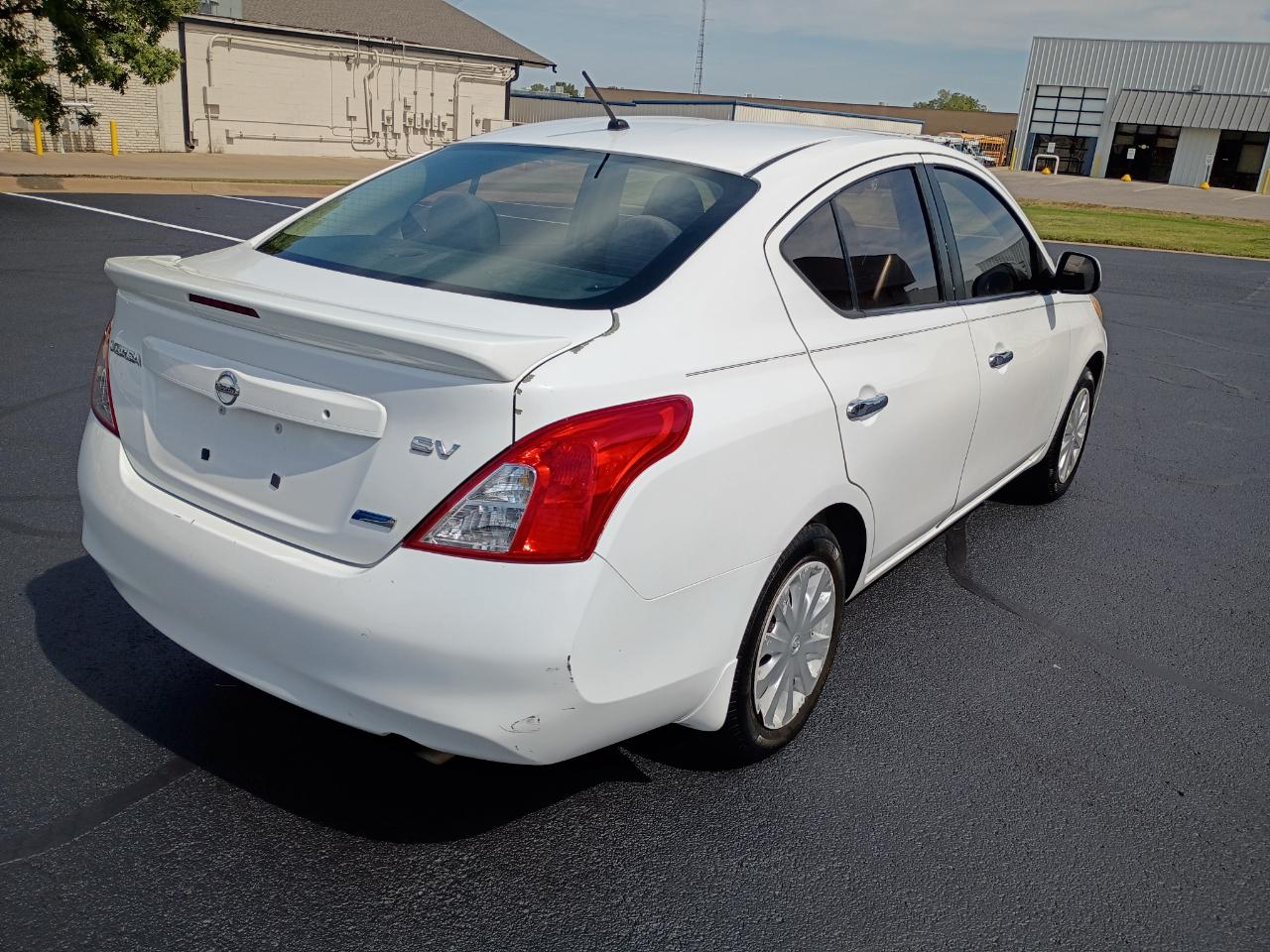 Nissan Versa 1.6 S 4A 2013
