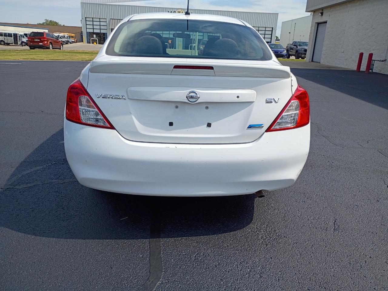 Nissan Versa 1.6 S 4A 2013