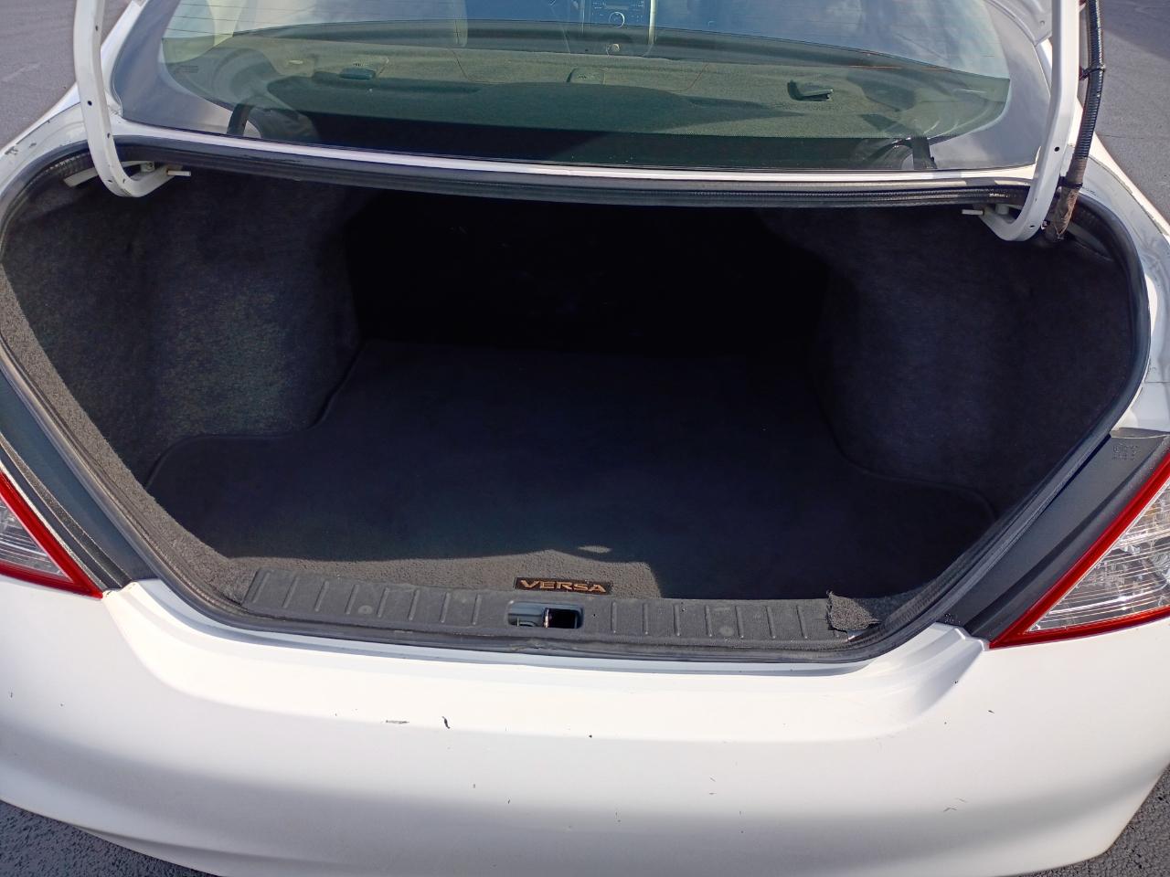 Nissan Versa 1.6 S 4A 2013