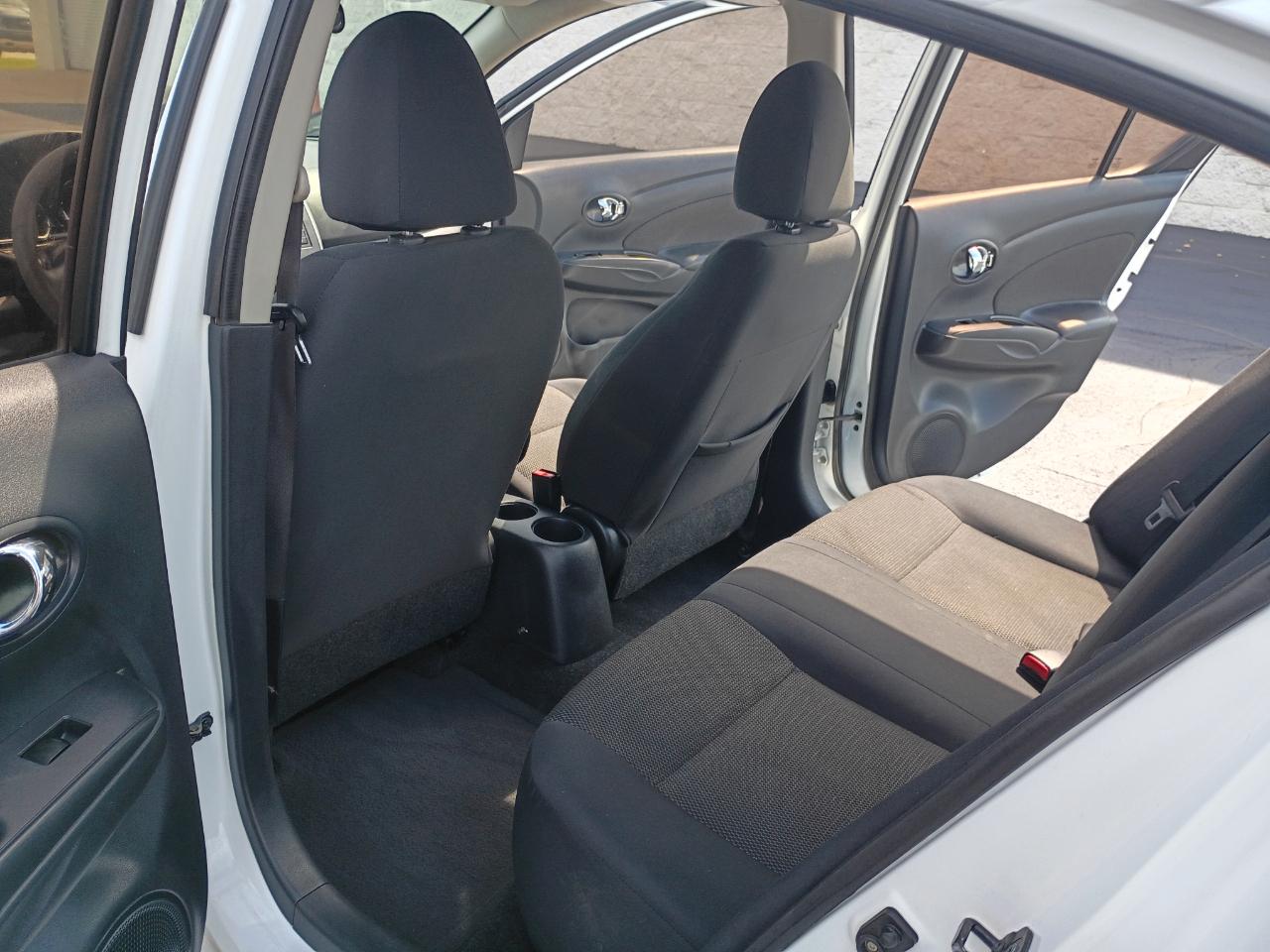 Nissan Versa 1.6 S 4A 2013