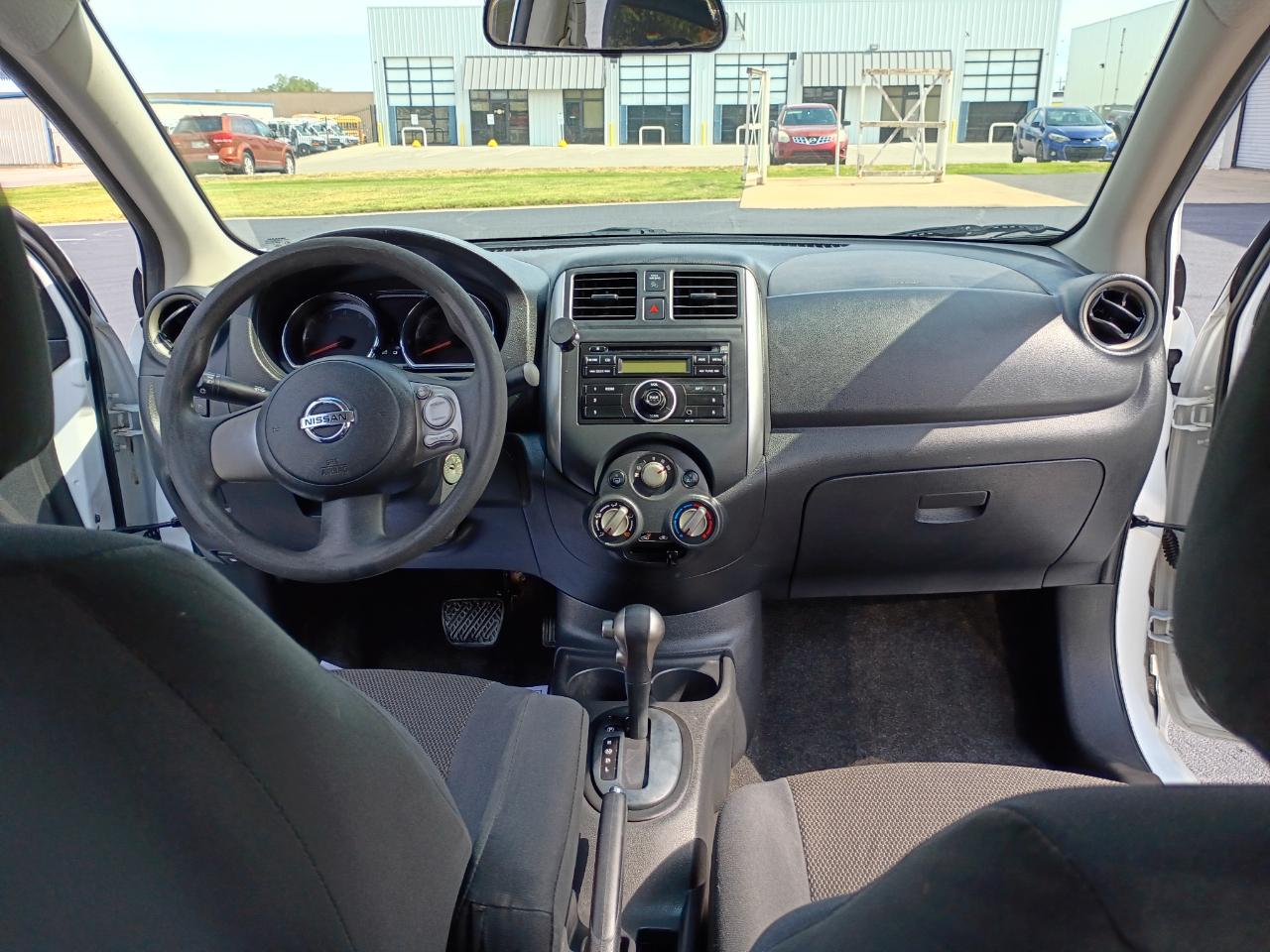 Nissan Versa 1.6 S 4A 2013