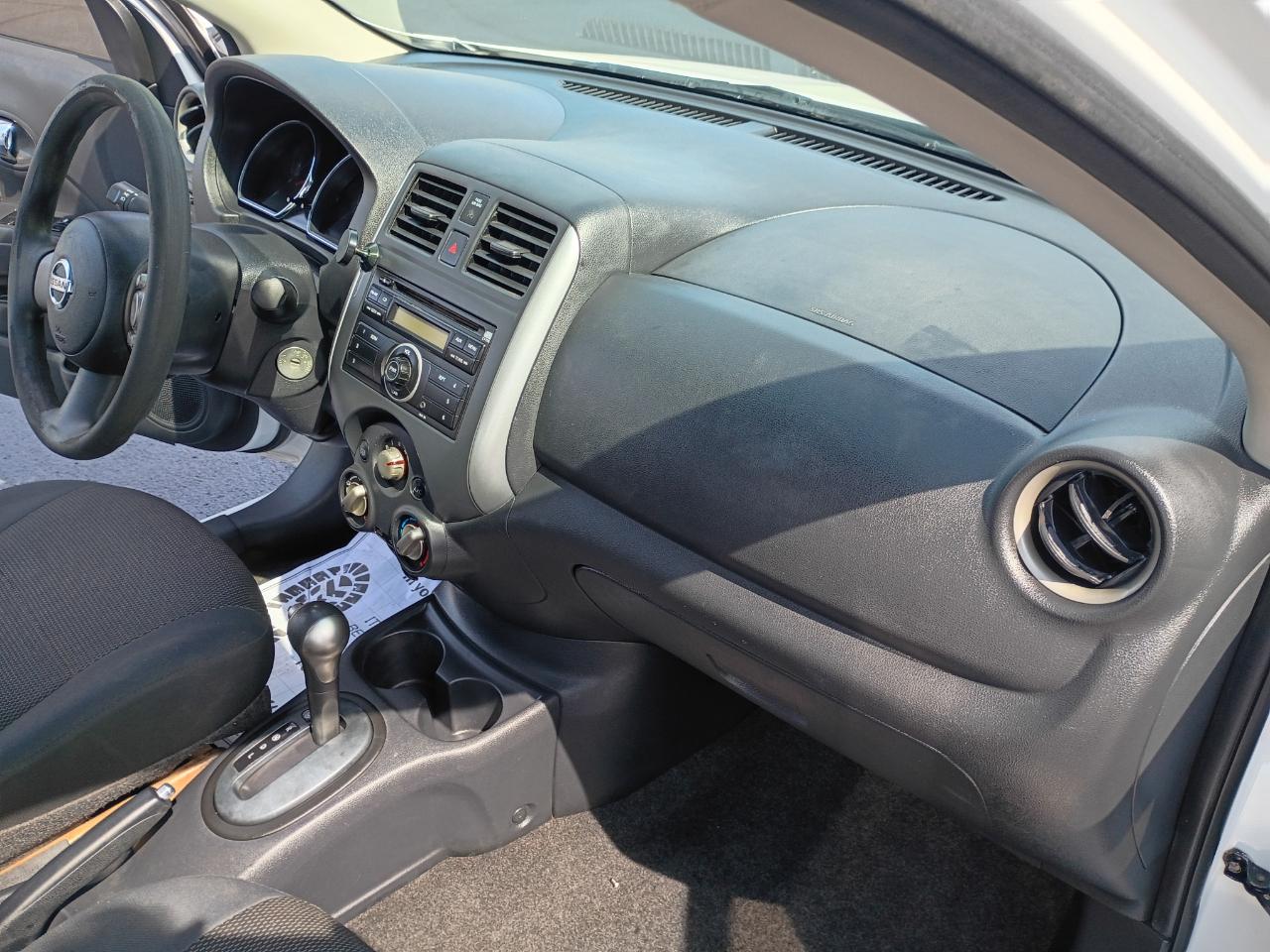 Nissan Versa 1.6 S 4A 2013