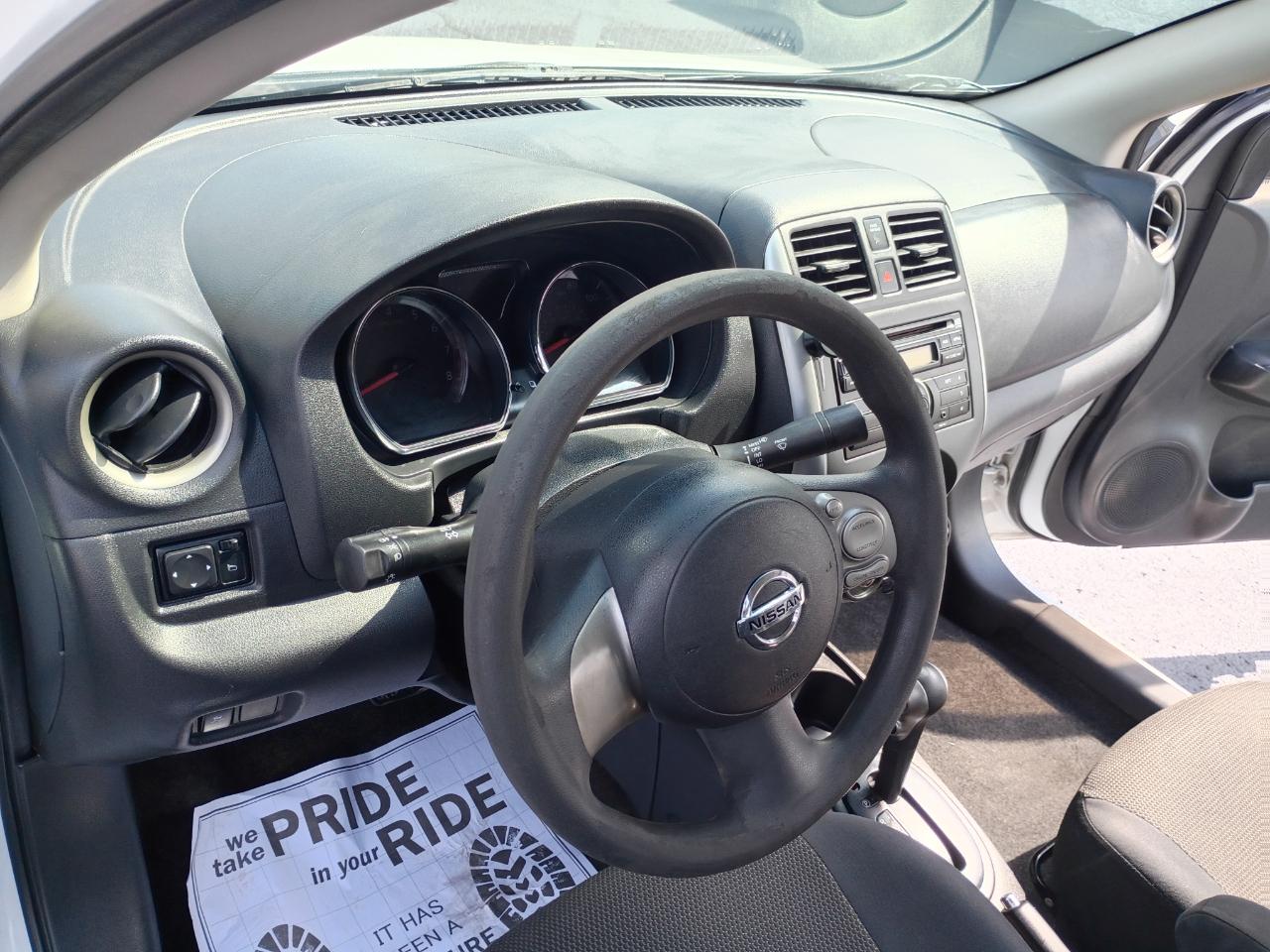 Nissan Versa 1.6 S 4A 2013