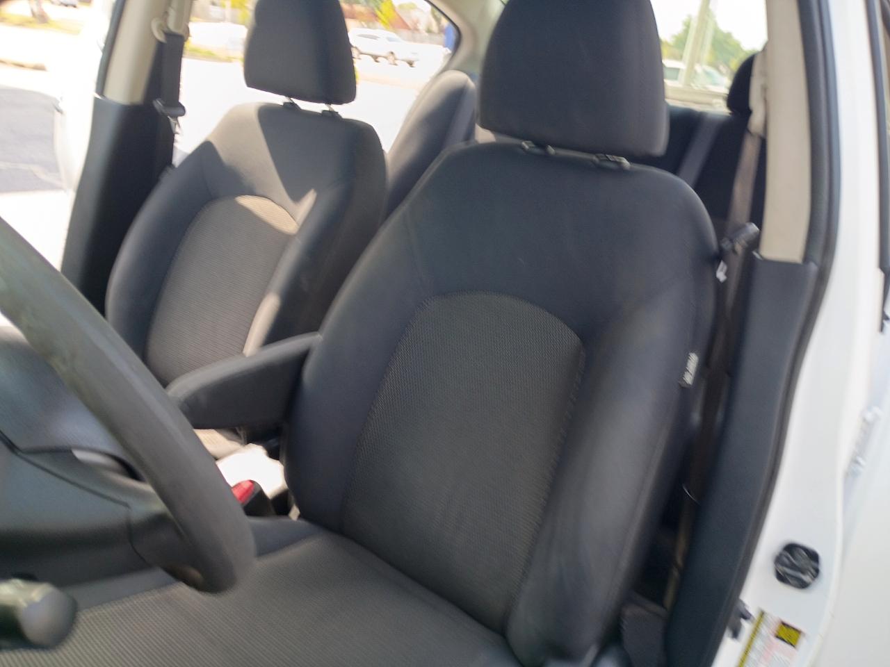 Nissan Versa 1.6 S 4A 2013