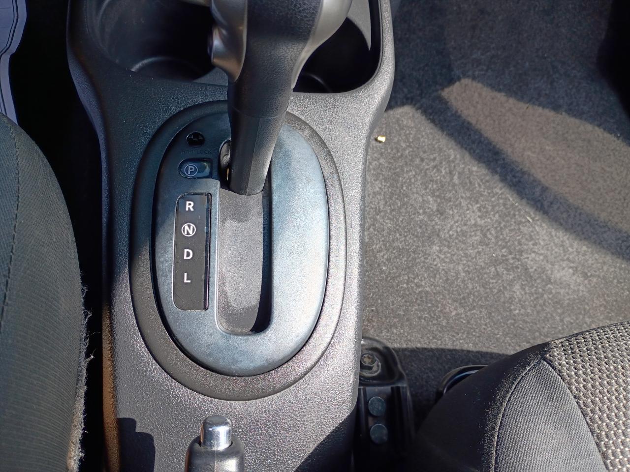 Nissan Versa 1.6 S 4A 2013