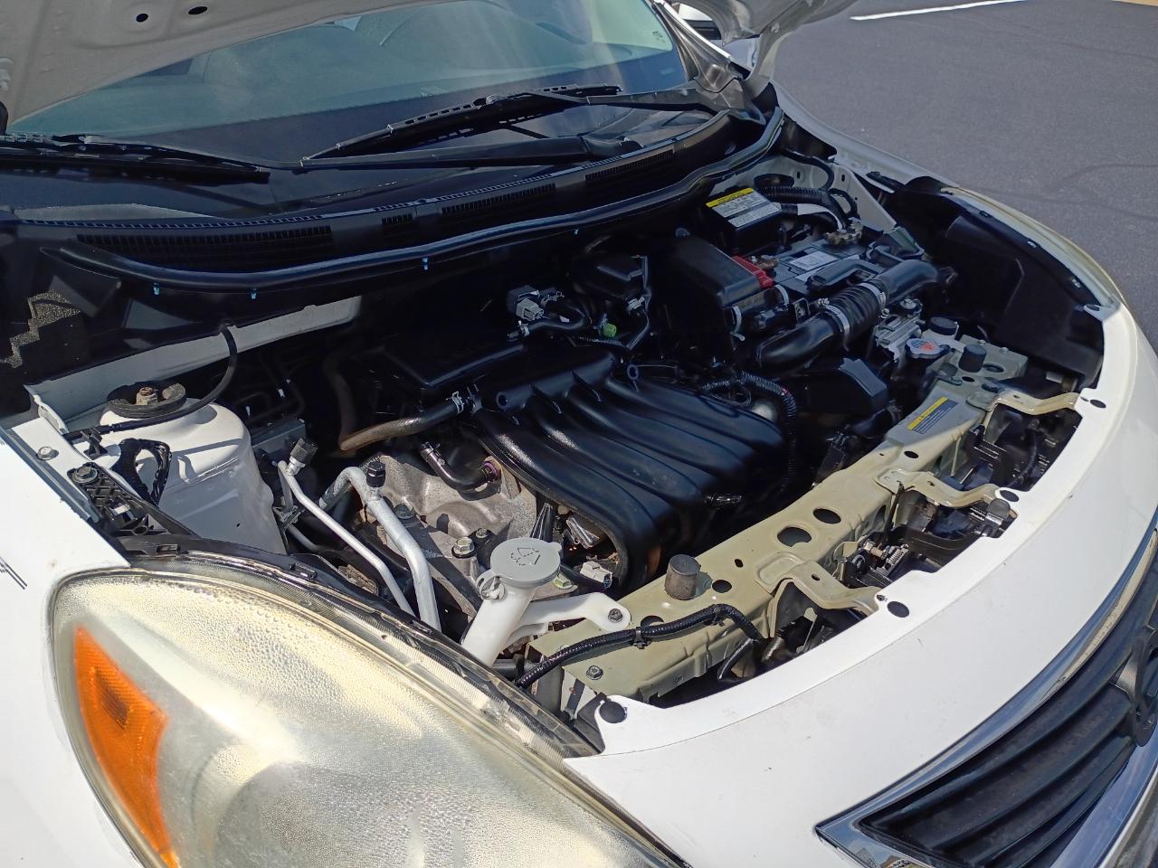 Nissan Versa 1.6 S 4A 2013