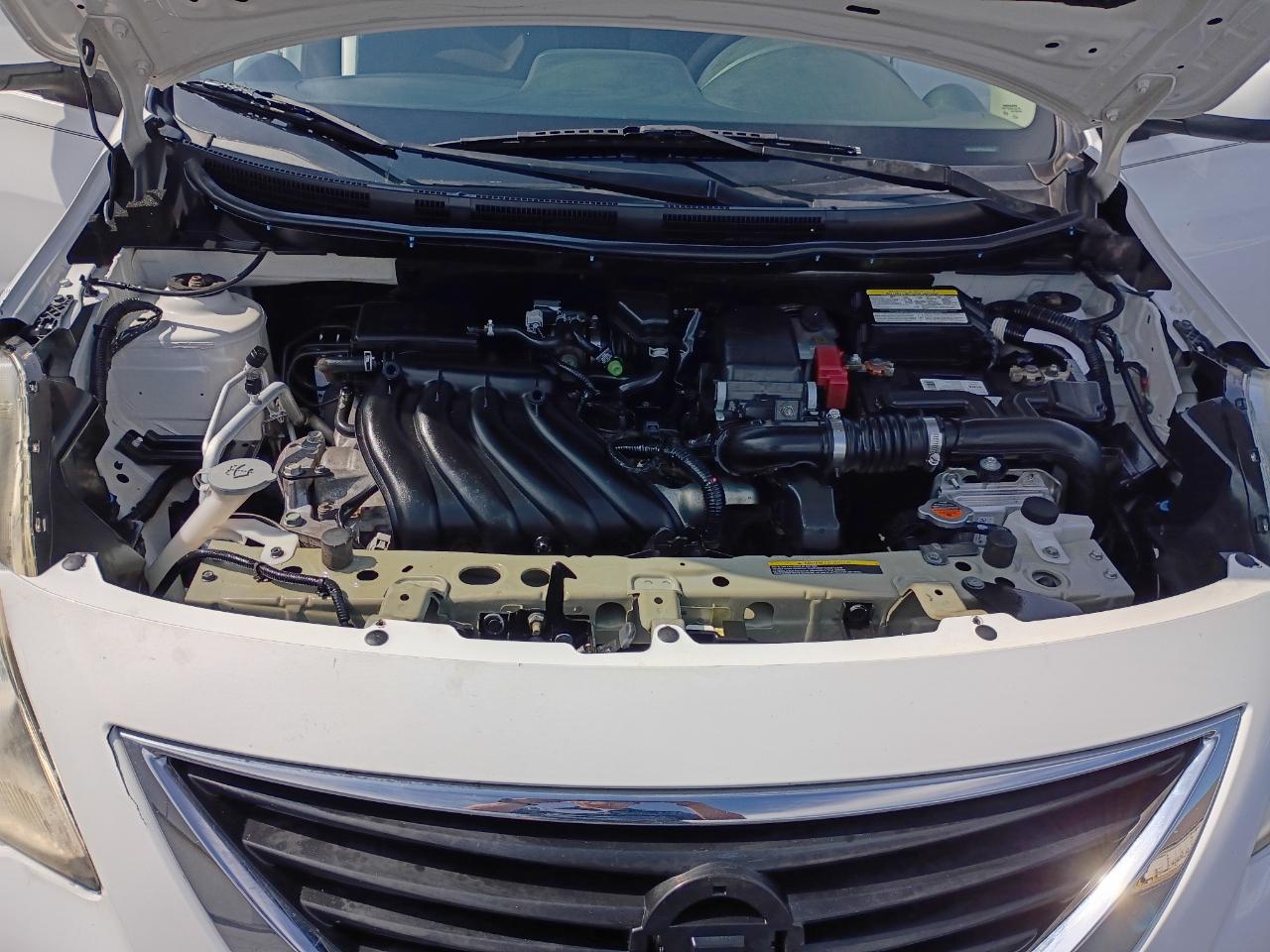 Nissan Versa 1.6 S 4A 2013