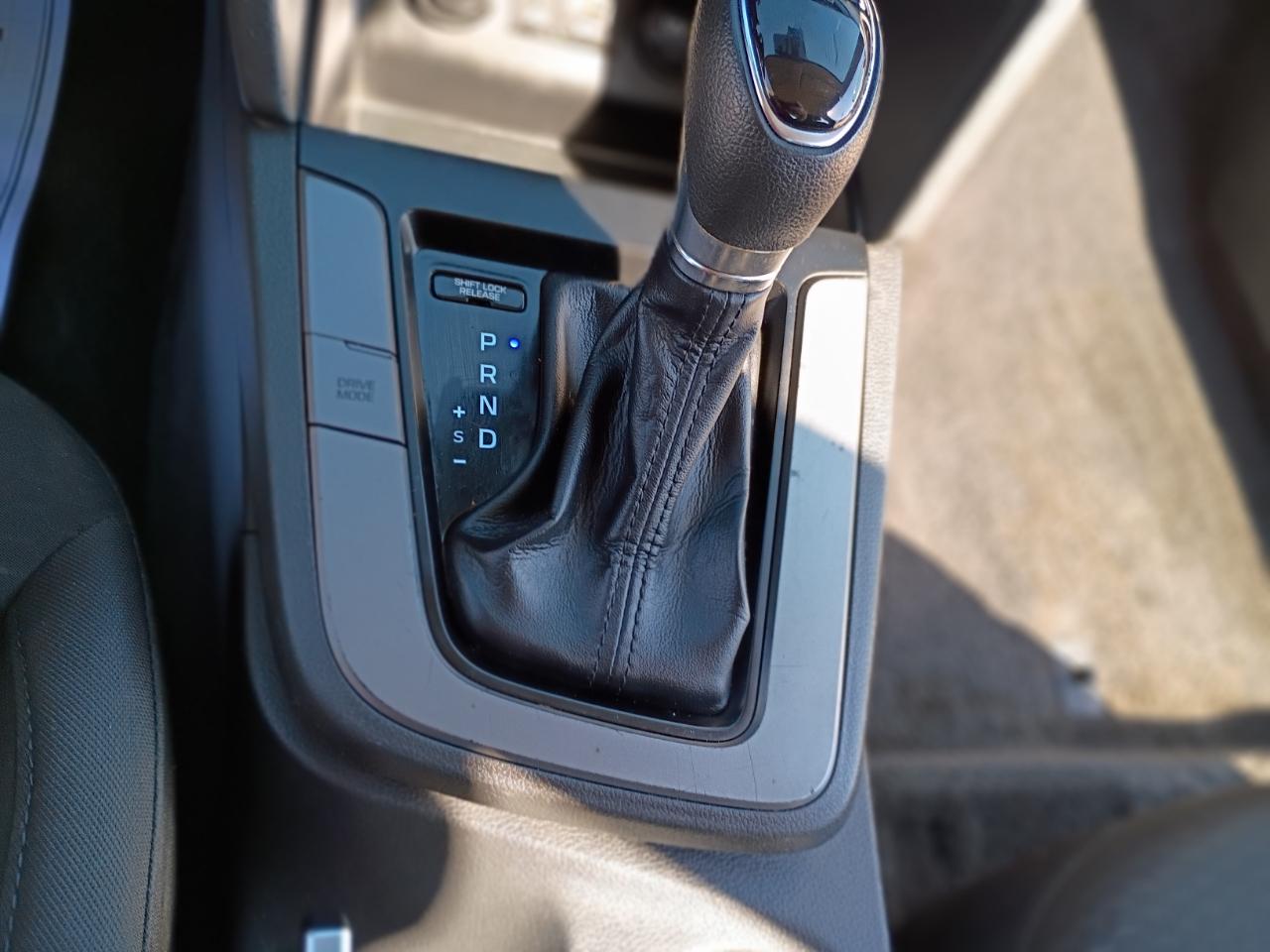 Hyundai Elantra SEL 2.0L Auto 2020
