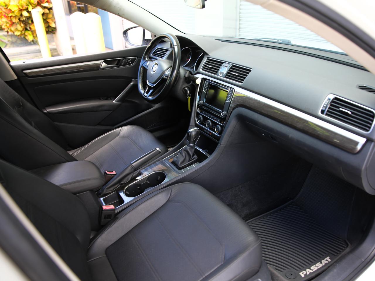 Volkswagen Passat  2016