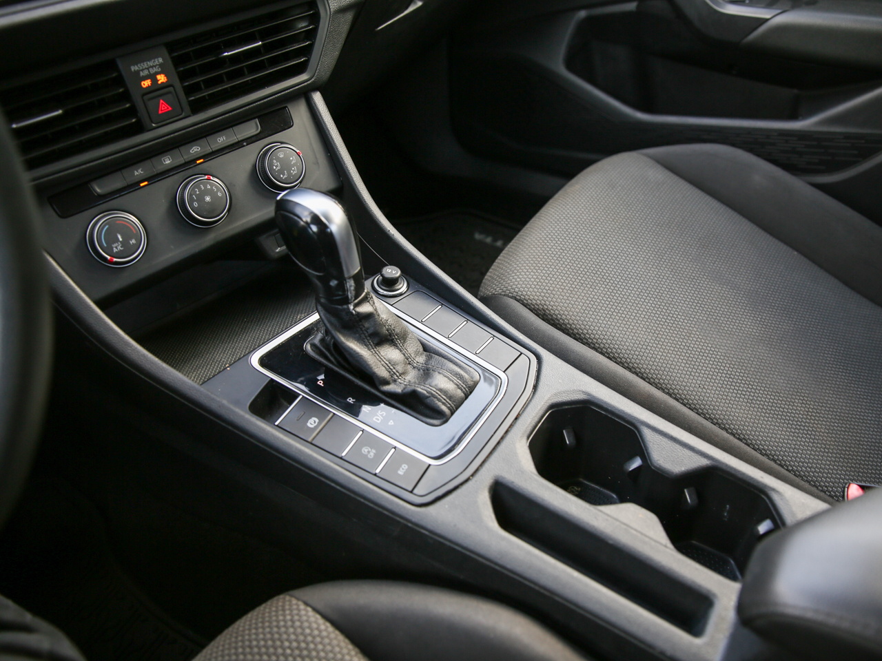 Volkswagen Jetta  2020