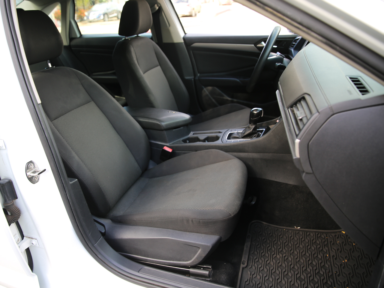 Volkswagen Jetta  2020