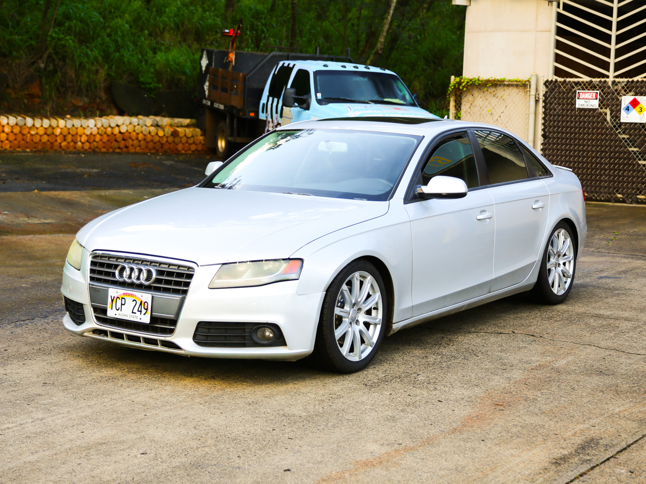 Audi A4 2.0T Premium Sedan 2011