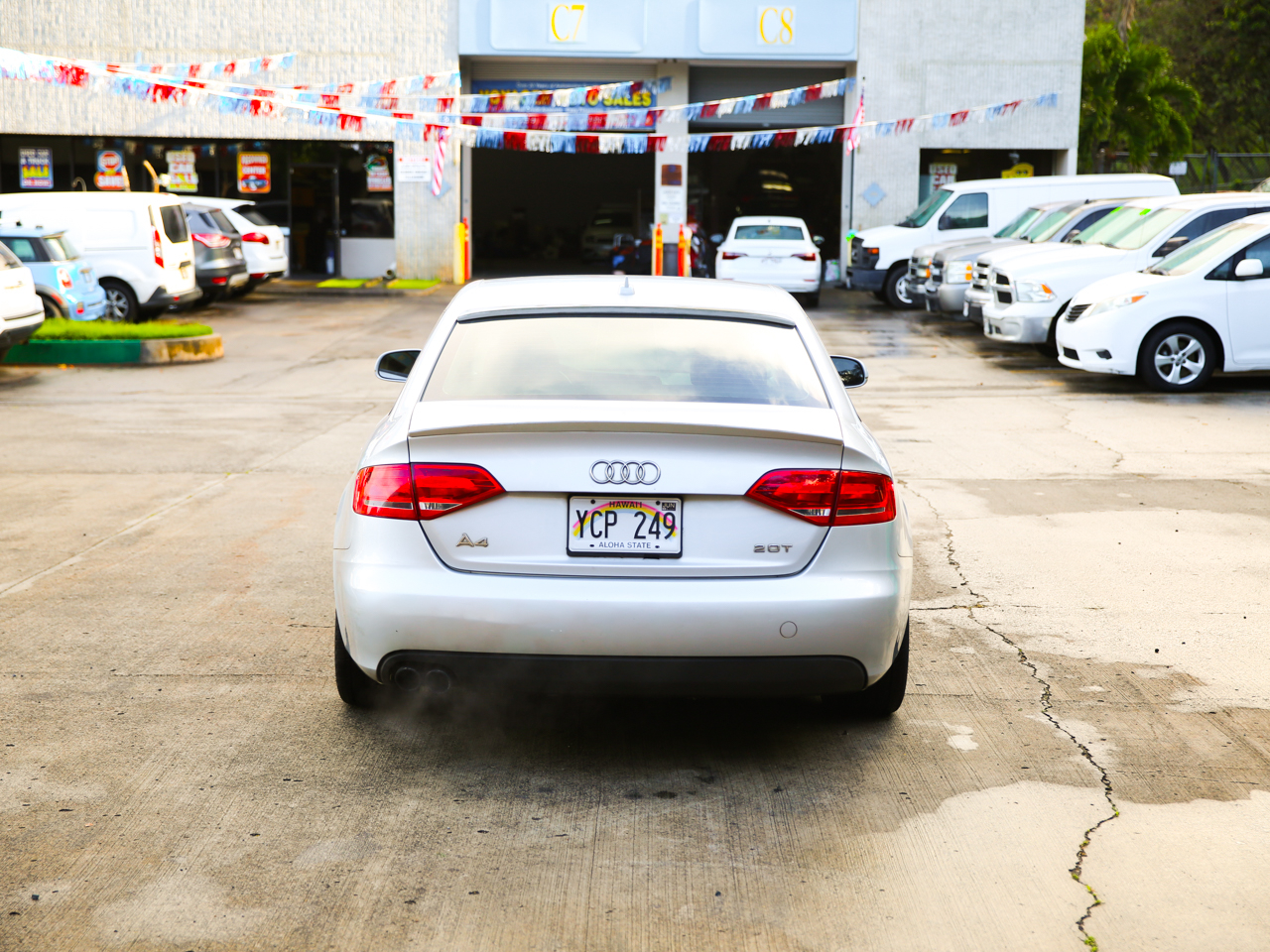 Audi A4 2.0T Premium Sedan 2011