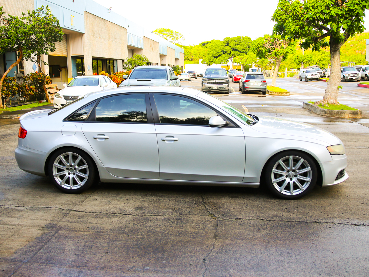 Audi A4 2.0T Premium Sedan 2011