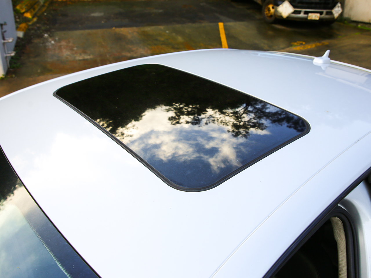 Audi A4 2.0T Premium Sedan 2011