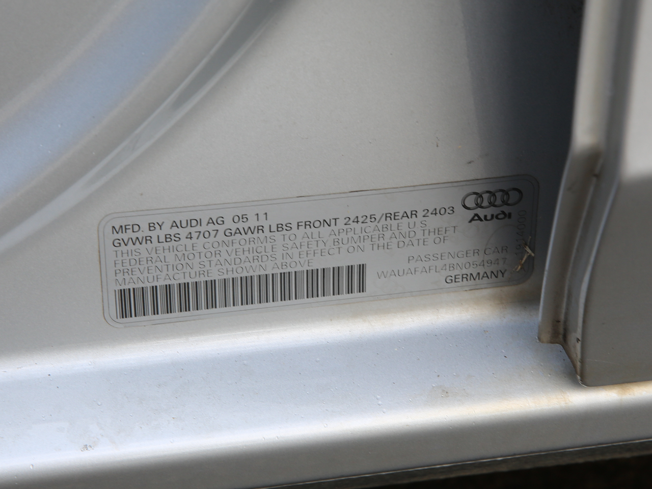 Audi A4 2.0T Premium Sedan 2011