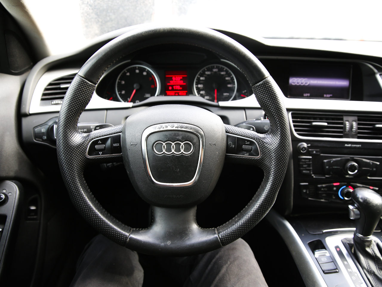 Audi A4 2.0T Premium Sedan 2011