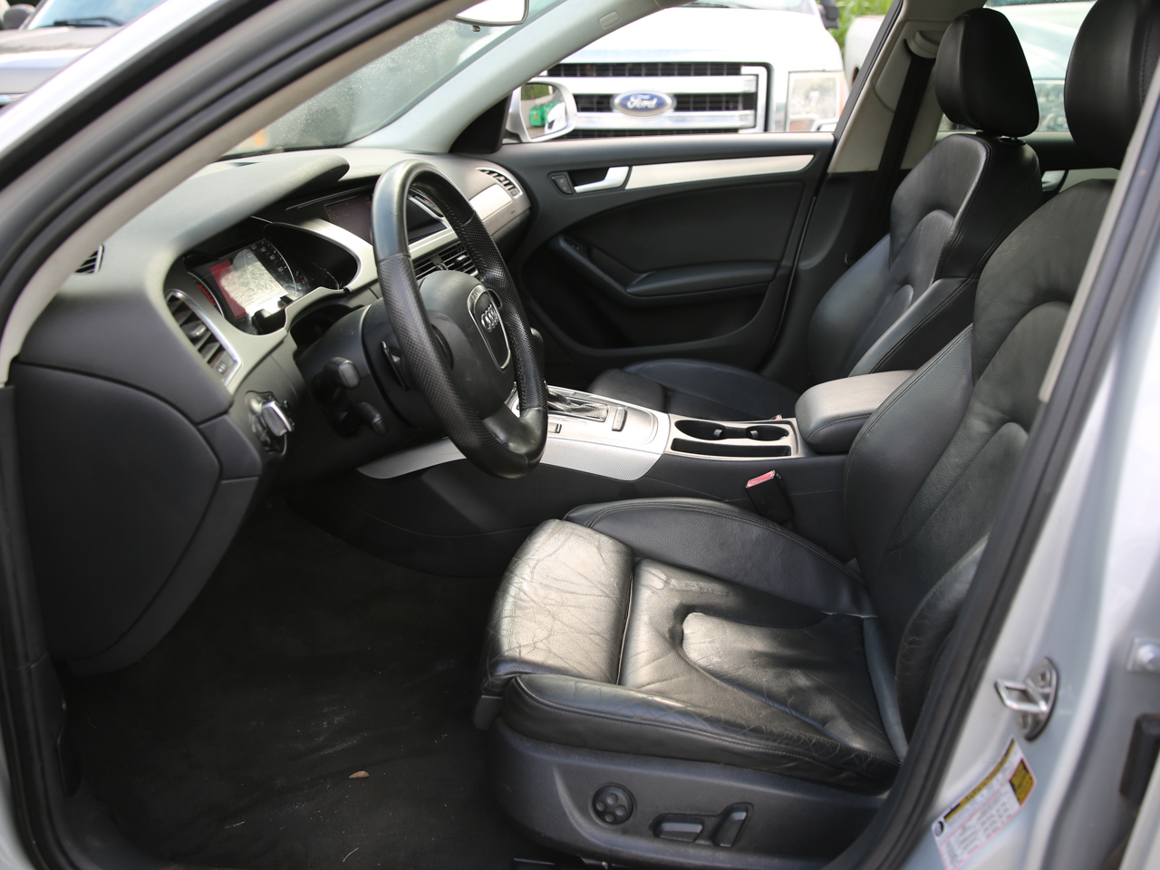 Audi A4 2.0T Premium Sedan 2011