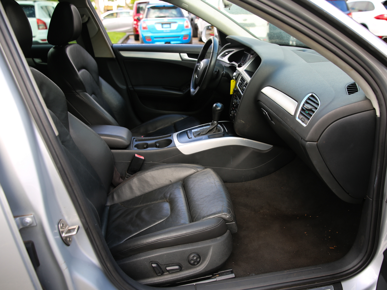 Audi A4 2.0T Premium Sedan 2011