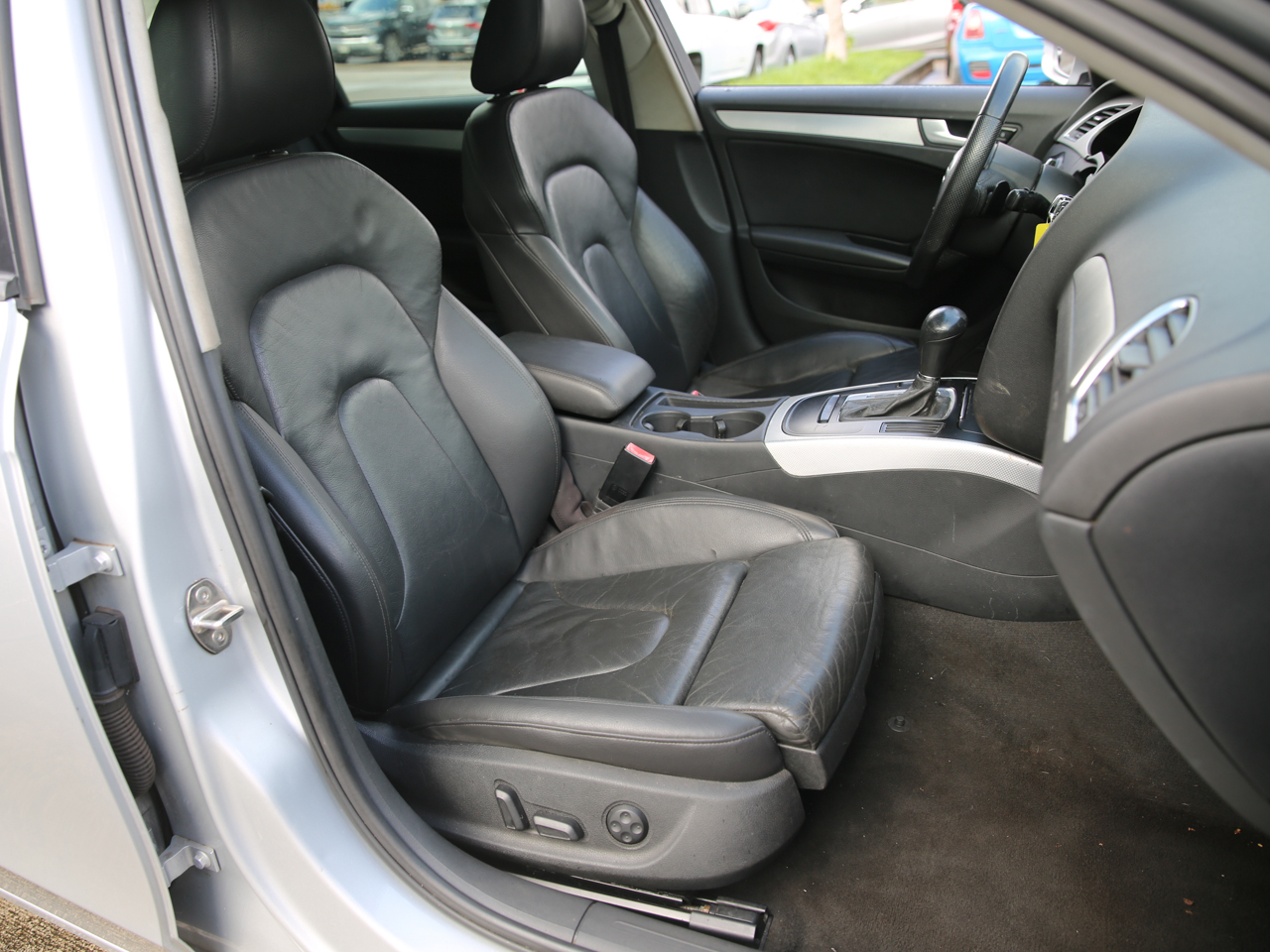 Audi A4 2.0T Premium Sedan 2011