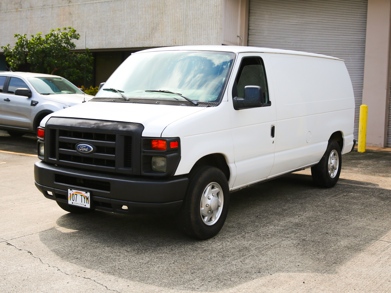 Ford Econoline Cargo Van E-250 2011
