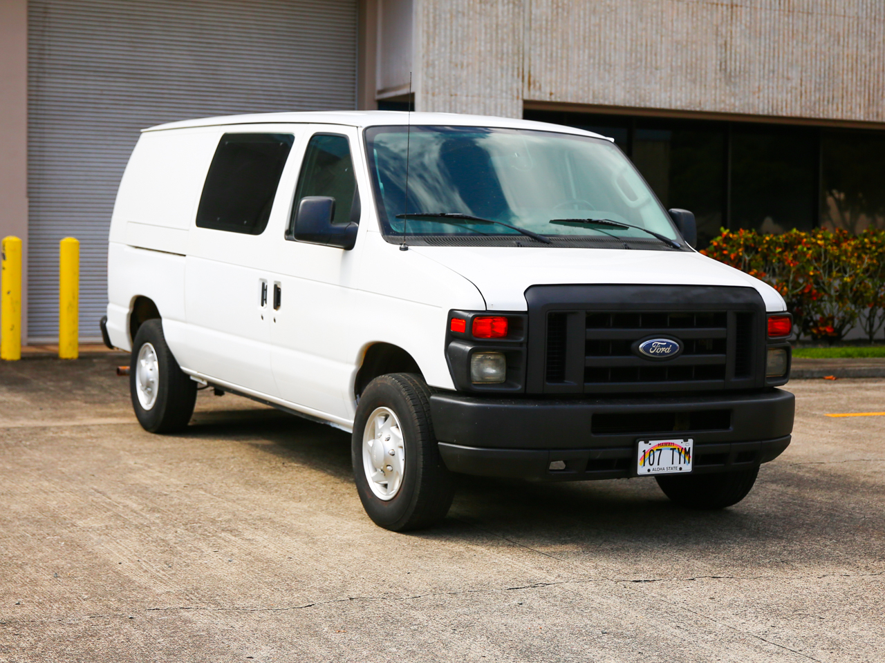 Ford Econoline Cargo Van E-250 2011