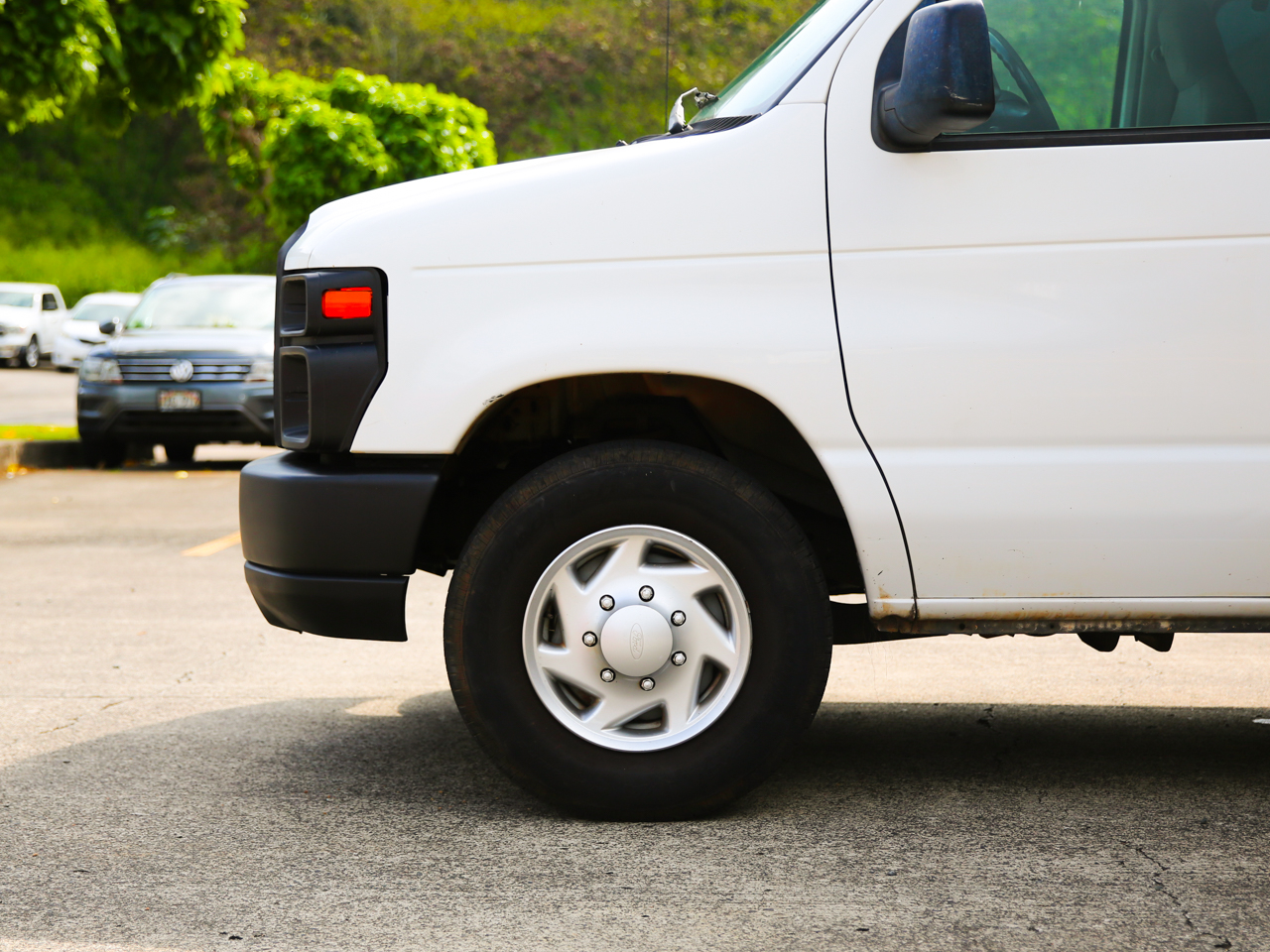 Ford Econoline Cargo Van E-250 2011