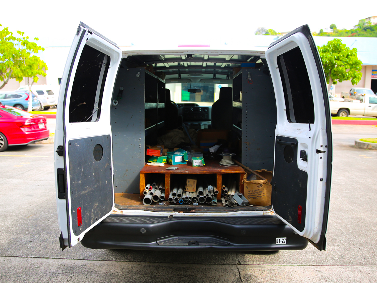 Ford Econoline Cargo Van E-250 2011