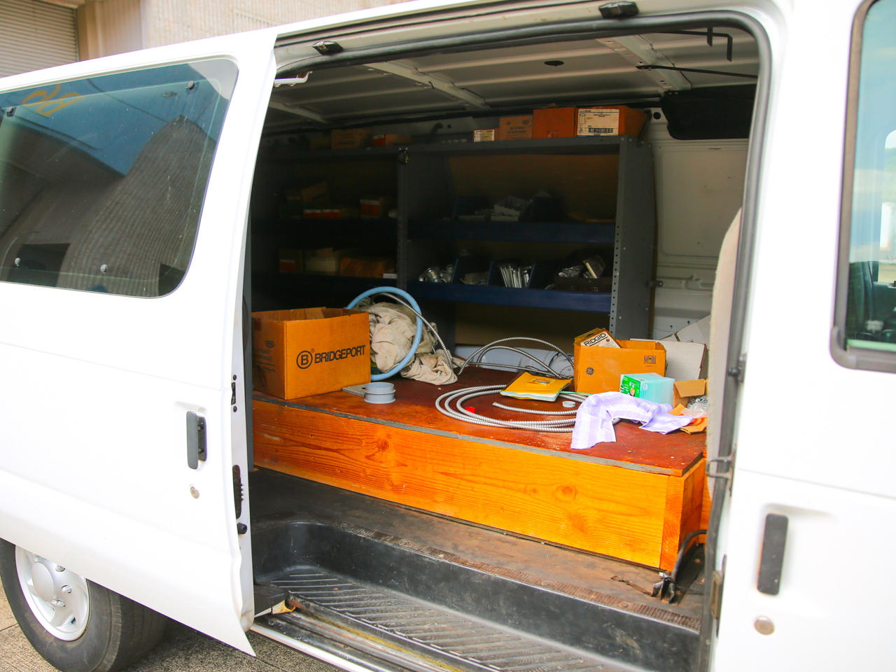 Ford Econoline Cargo Van E-250 2011