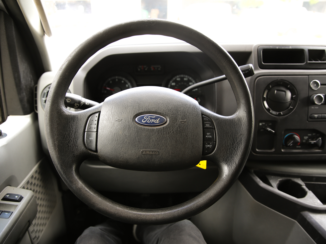 Ford Econoline Cargo Van E-250 2011