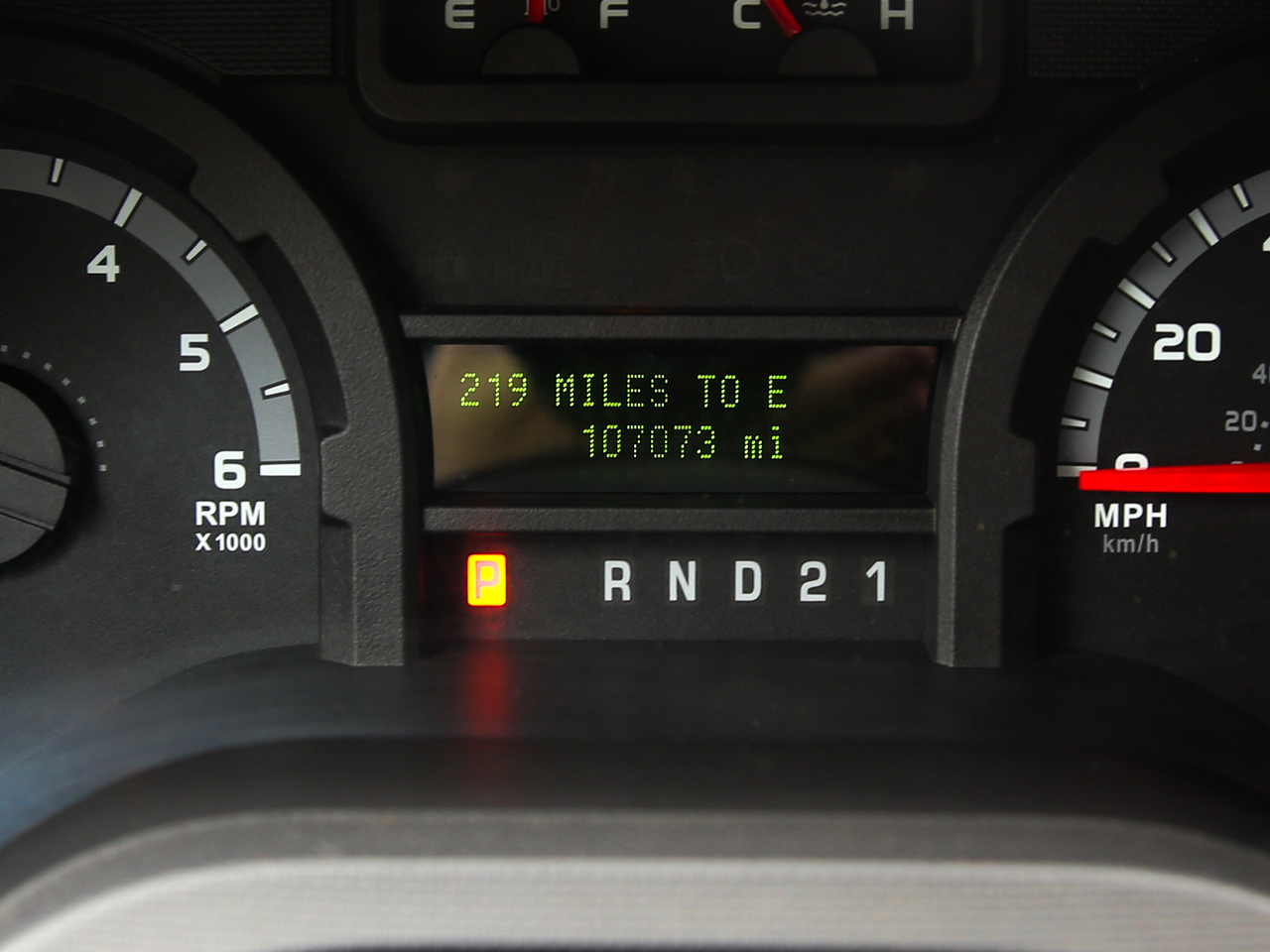 Ford Econoline Cargo Van E-250 2011