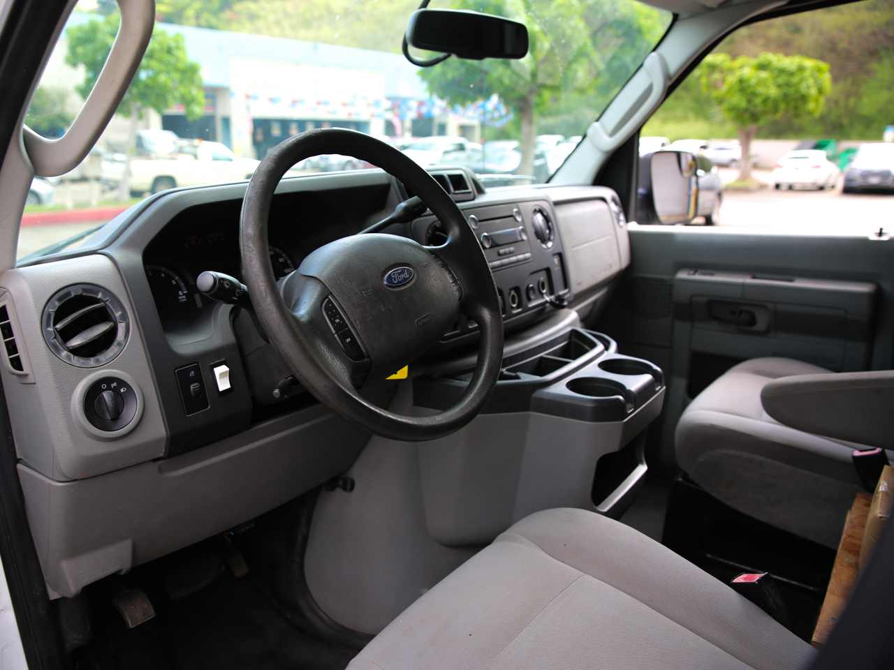 Ford Econoline Cargo Van E-250 2011