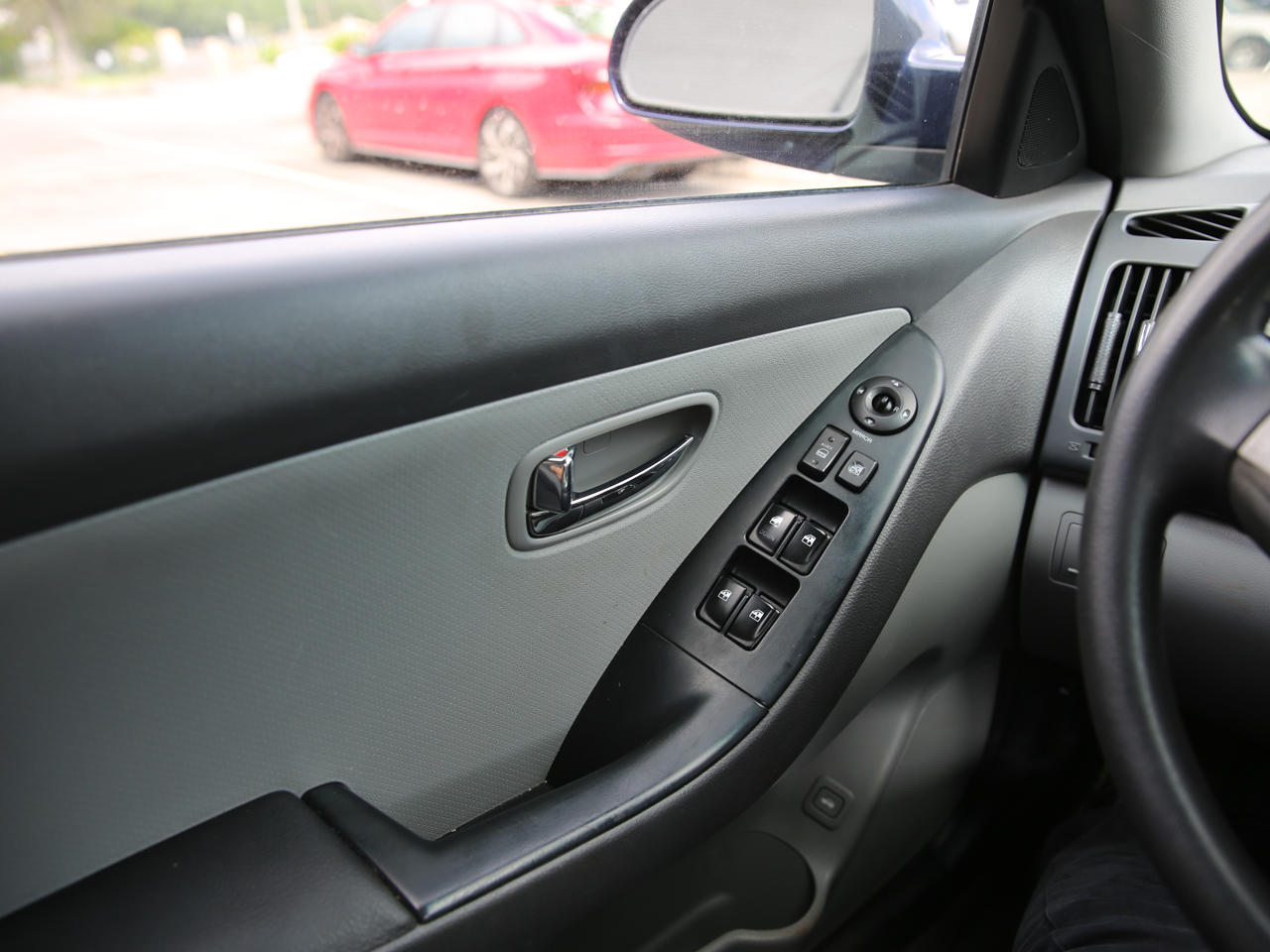 Hyundai Elantra  2010