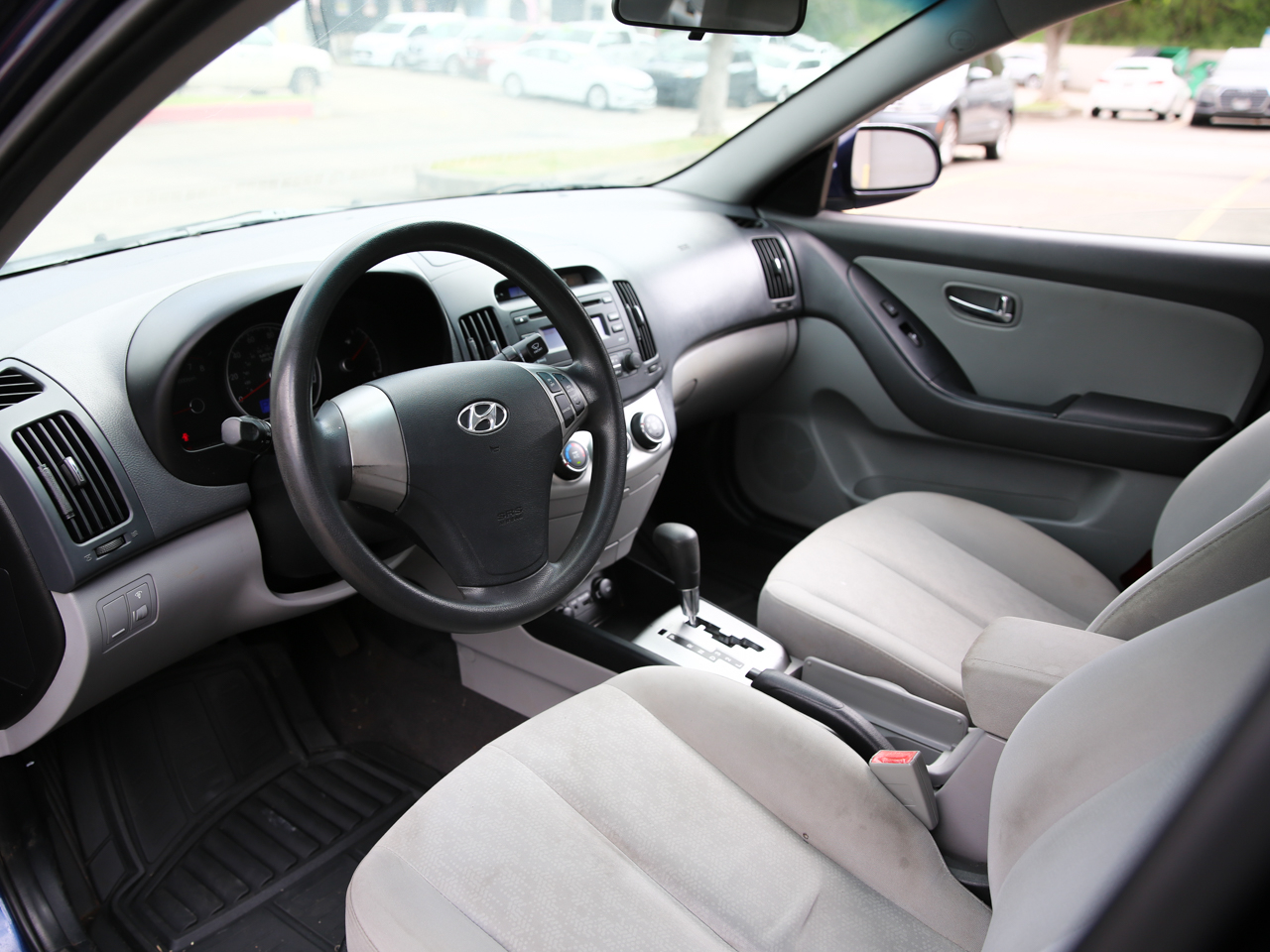 Hyundai Elantra  2010