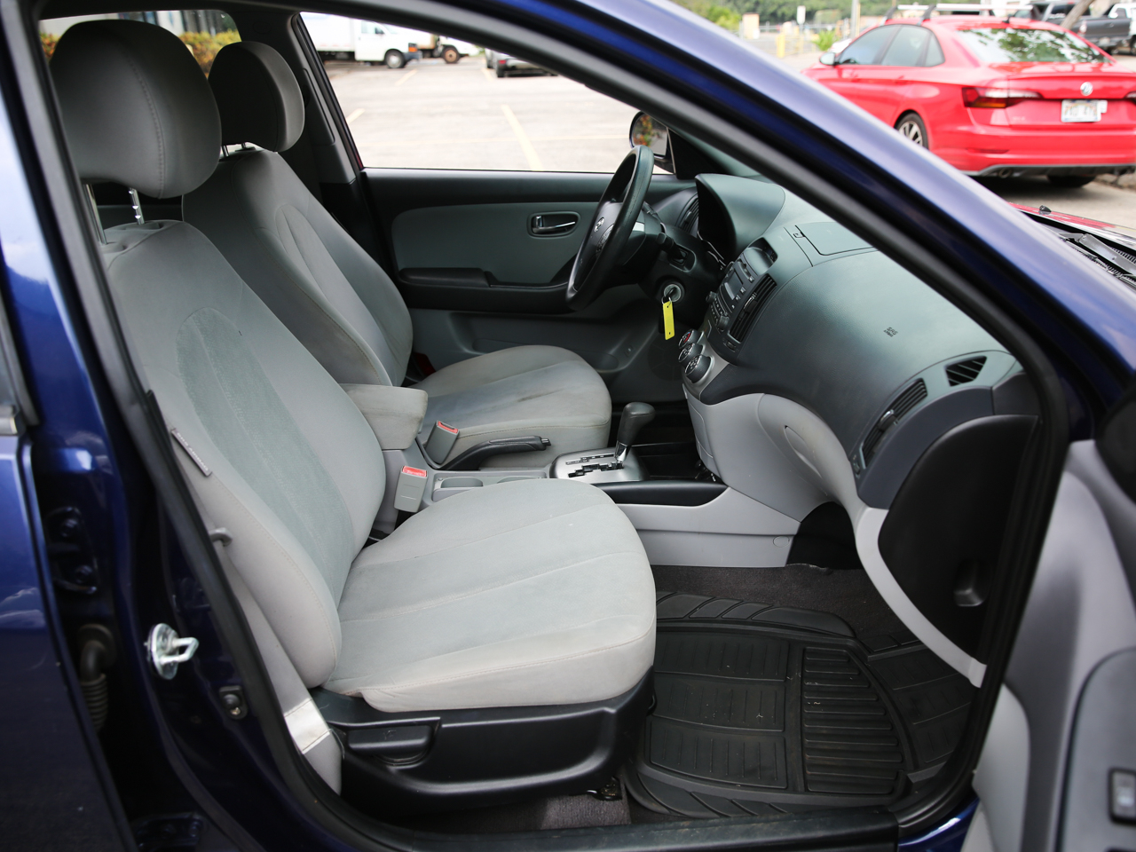 Hyundai Elantra  2010