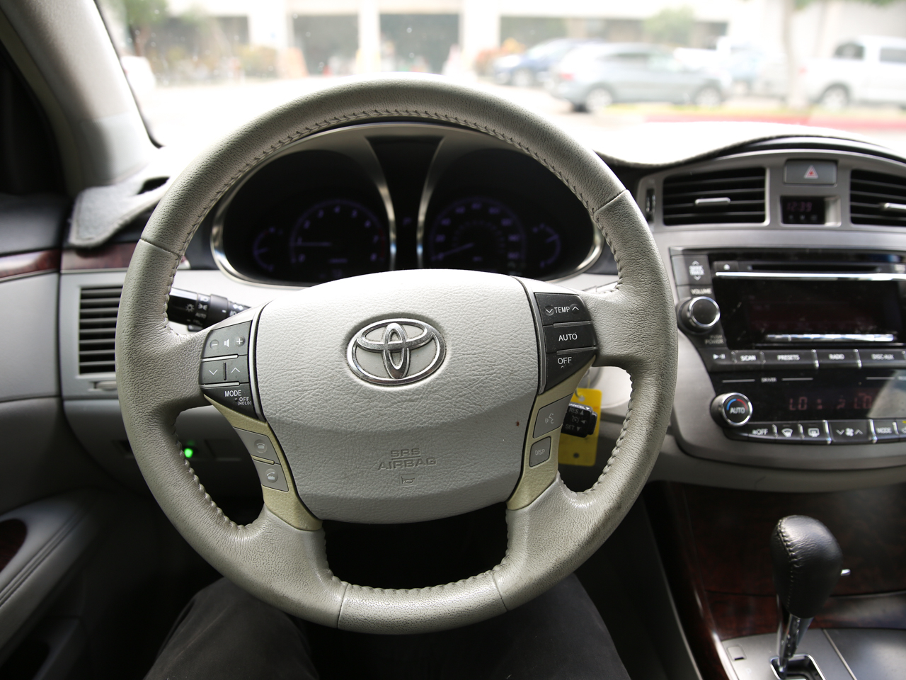 Toyota Avalon  2012