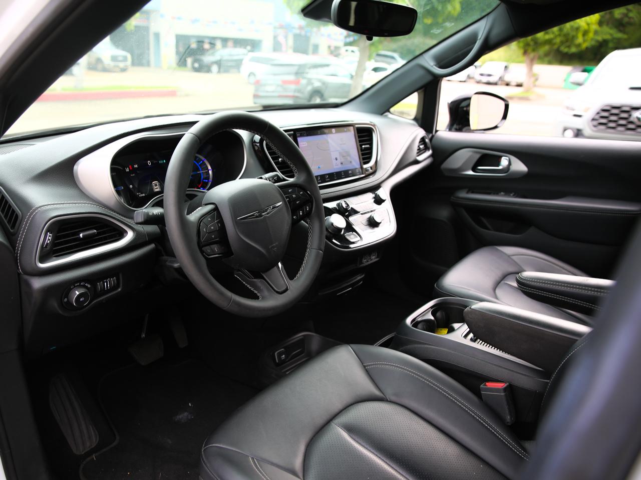 Chrysler Pacifica  2024