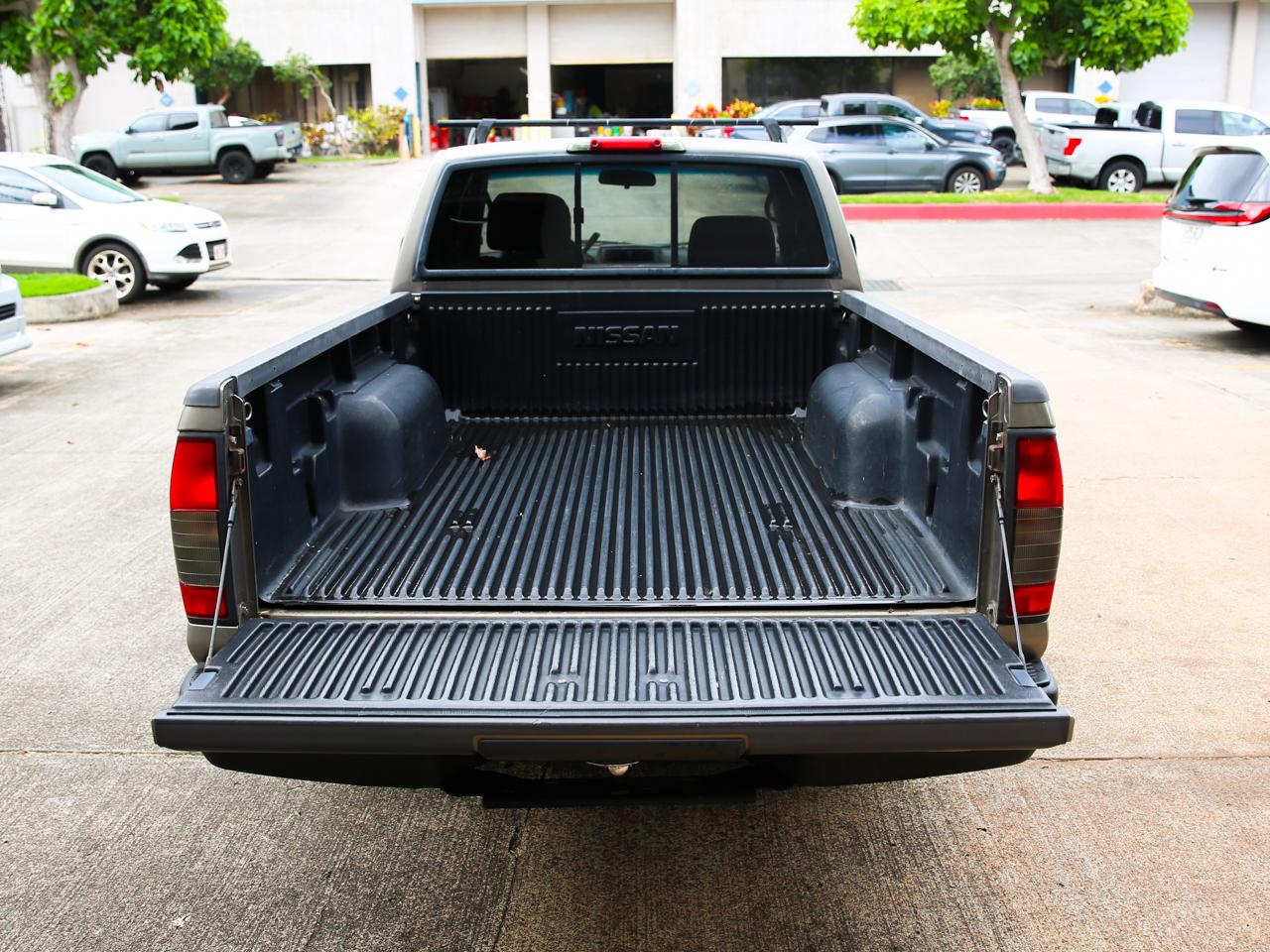 Nissan Frontier XE King Cab 2004