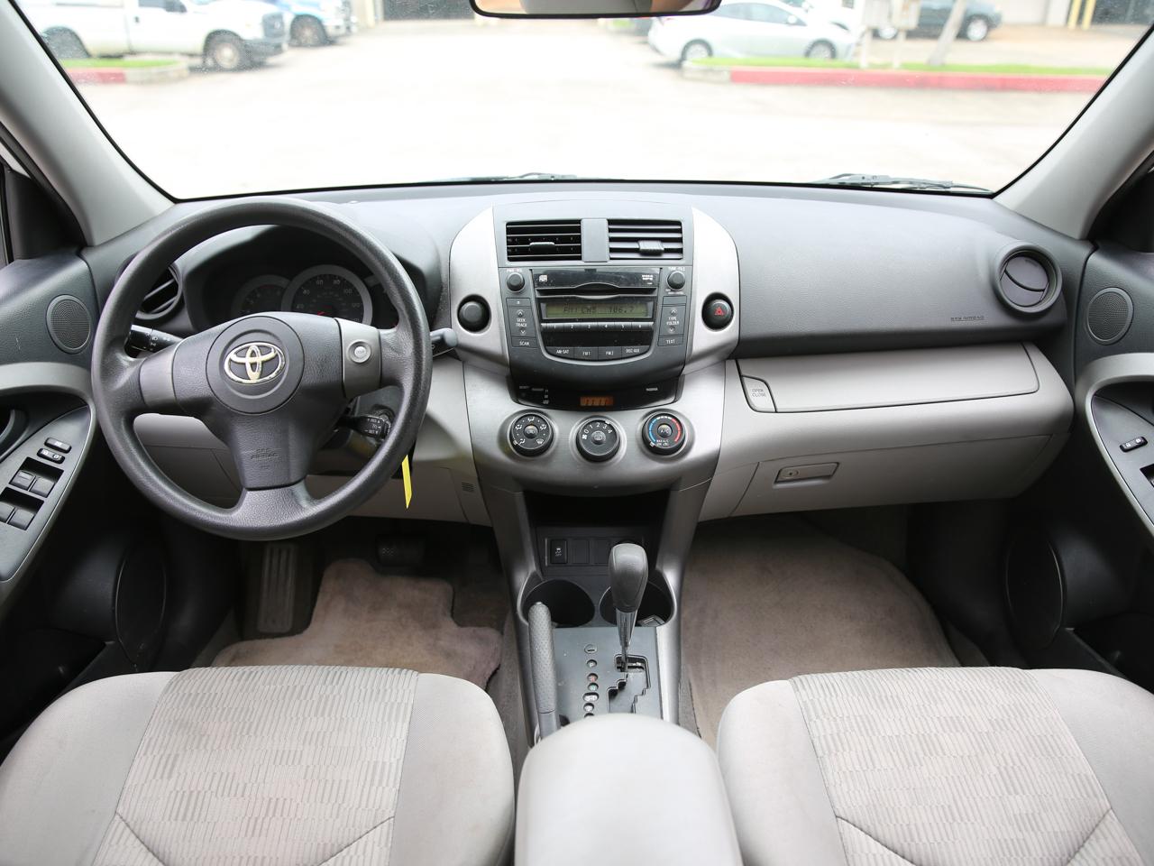 Toyota RAV4  2010