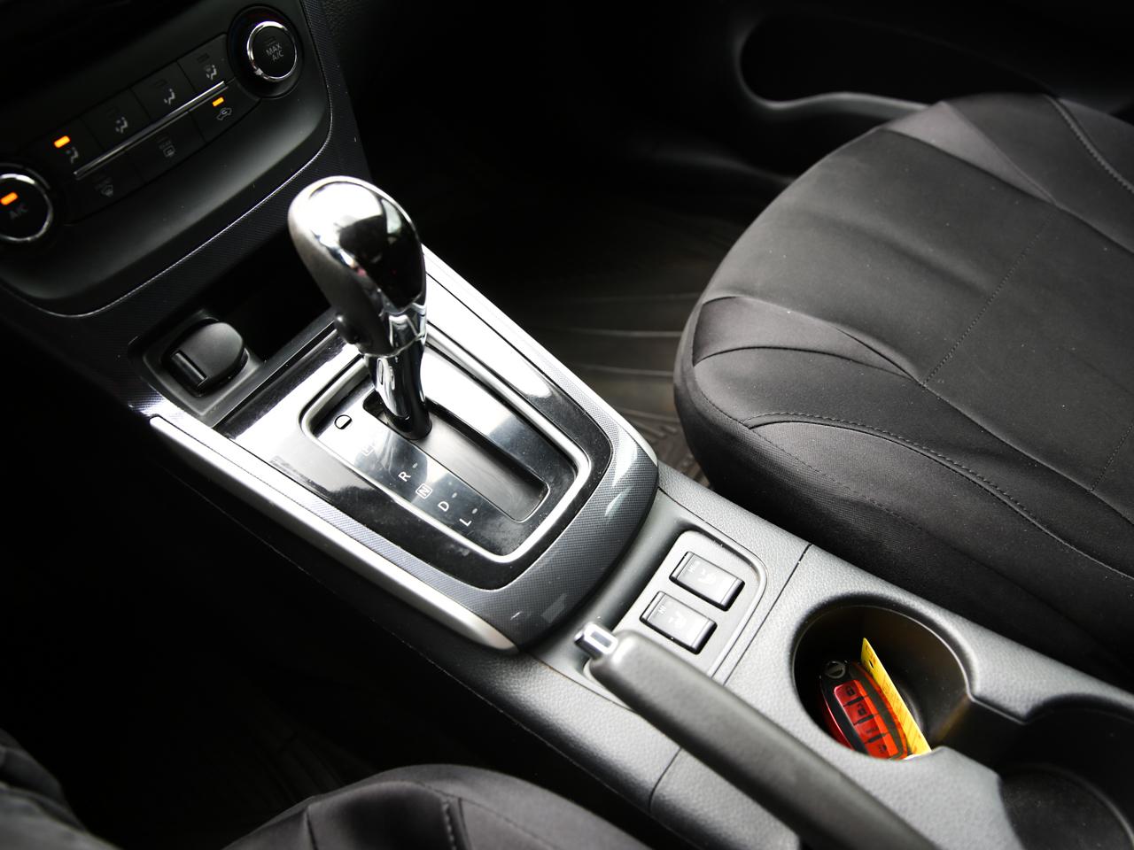 Nissan Sentra SR Sedan 2016